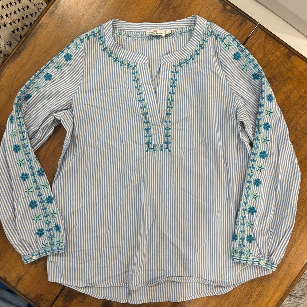 Vineyard Vines Blue Striped Tunic Top with embroidered Accents